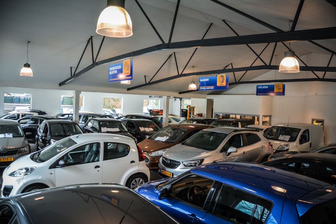 Auto van Hoof Wintelre - Showroom